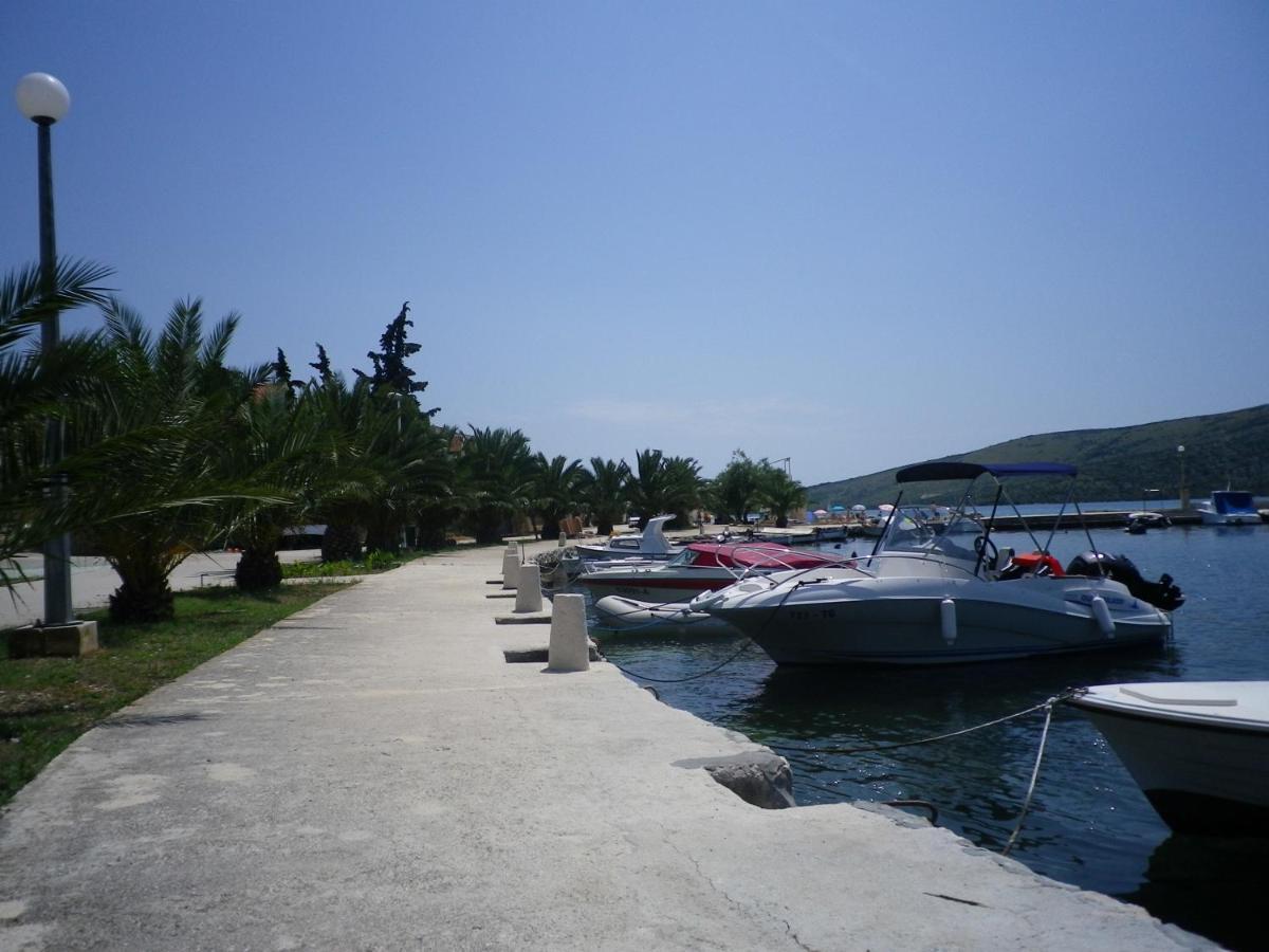 Apartment Emili Marina Rum bild